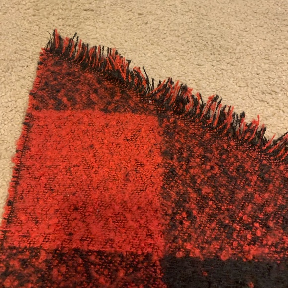 Buffalo Plaid Blanket Scarf - Picture 12 of 13